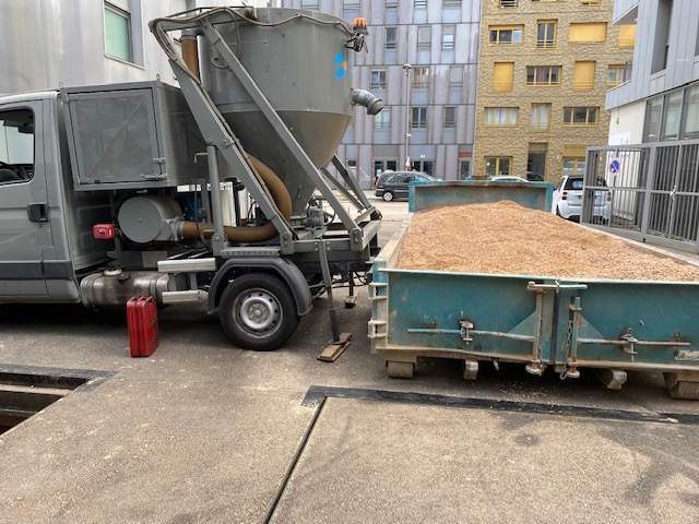 33057841 0988 478D B65E 02805355FD7B